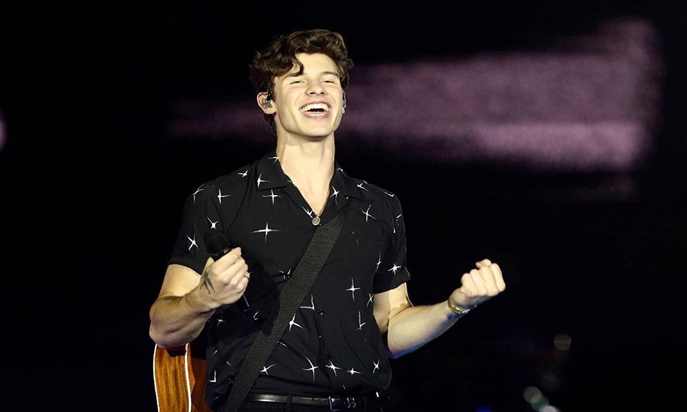 Shawn Mendes faz show para amigos em São Paulo